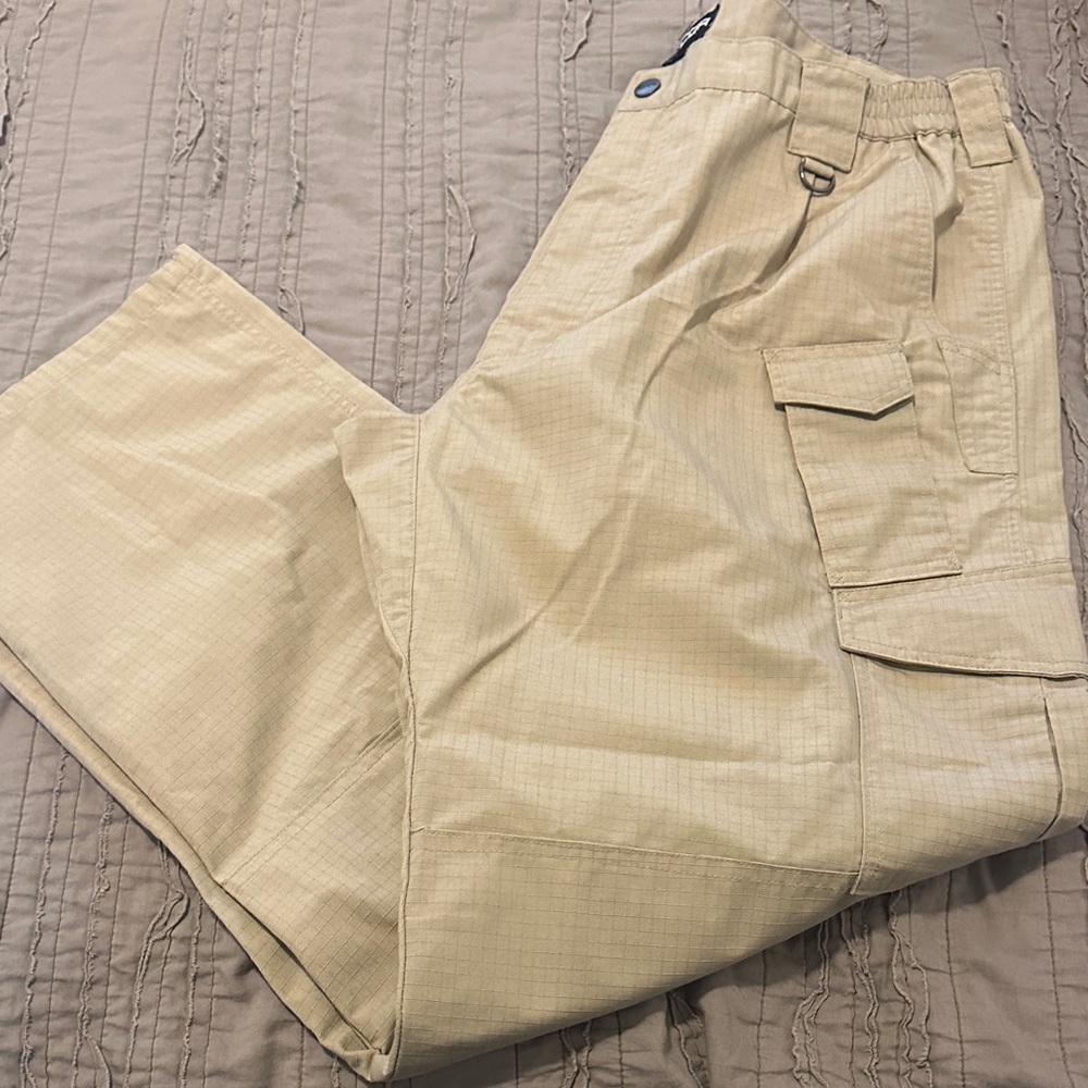 Light Tan Men's Cargo Pants with Utility Pockets